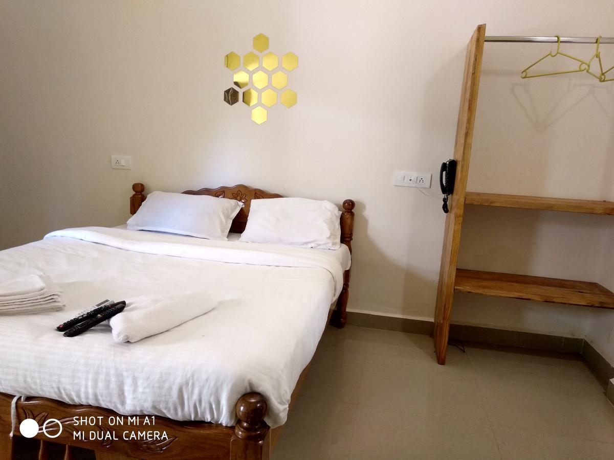 Candolim Beach Place Экстерьер фото
