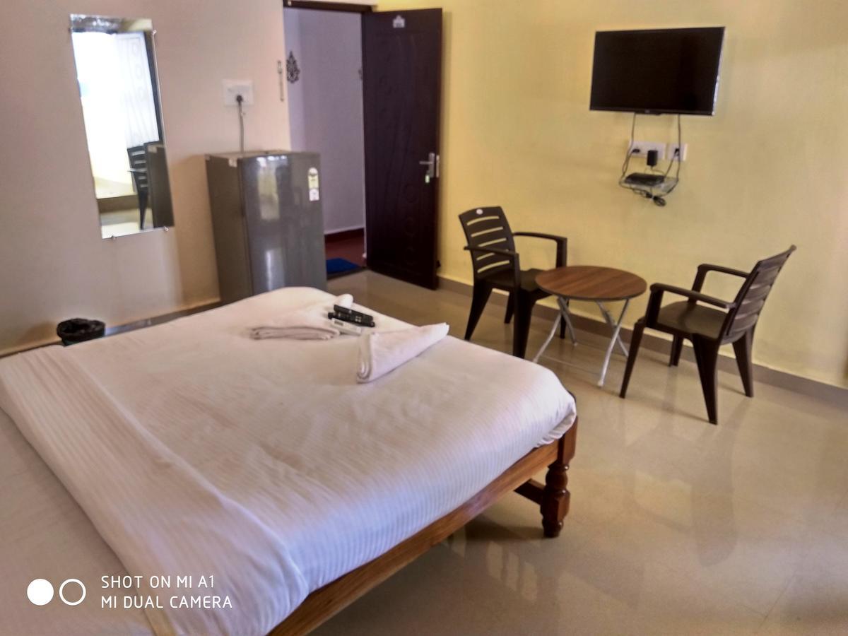 Candolim Beach Place Экстерьер фото