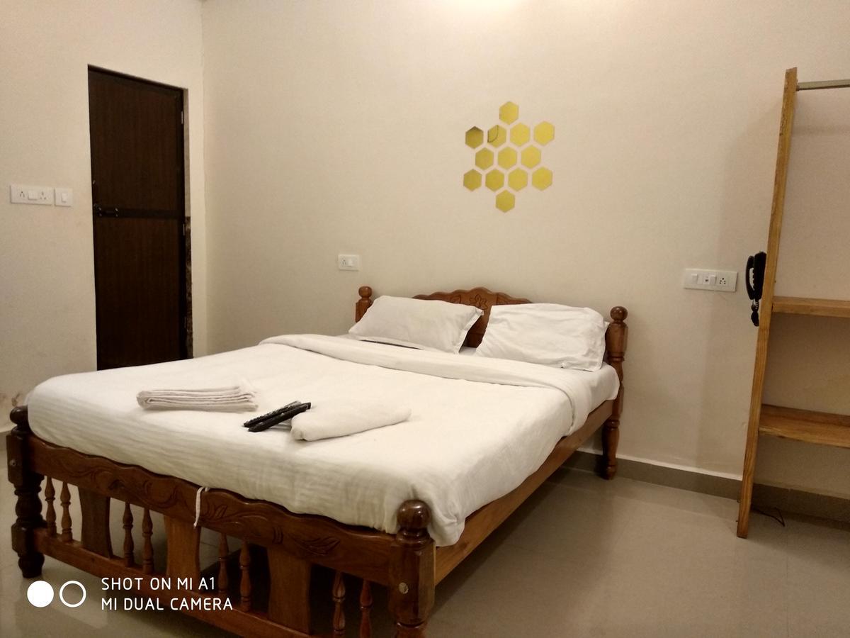 Candolim Beach Place Экстерьер фото