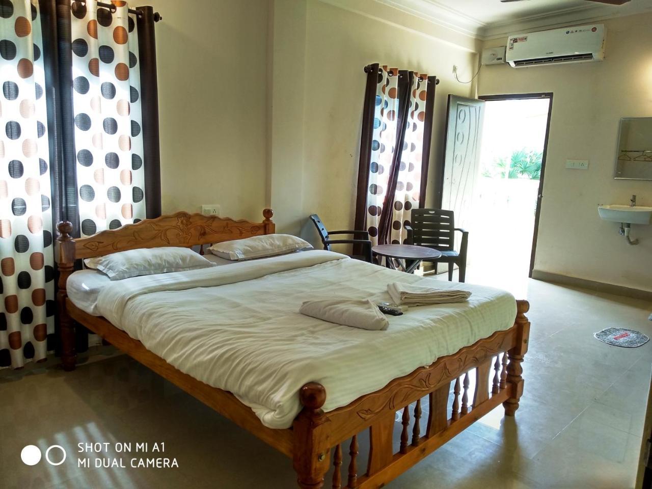 Candolim Beach Place Экстерьер фото