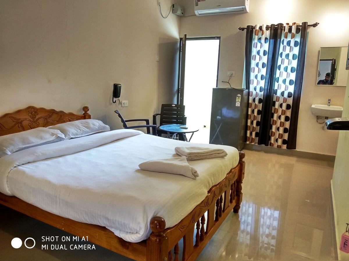 Candolim Beach Place Экстерьер фото